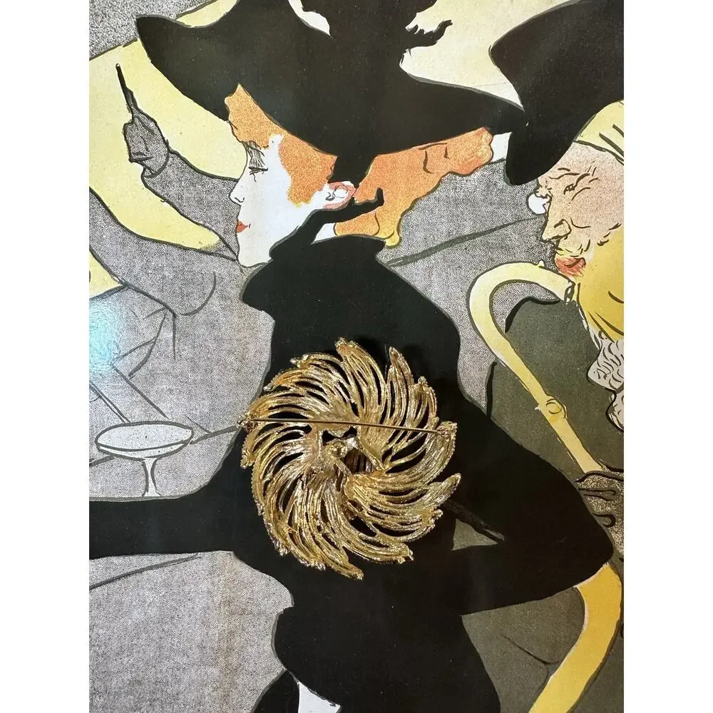Vintage Jewelry Gold Tone Broach Fashion Design Wear